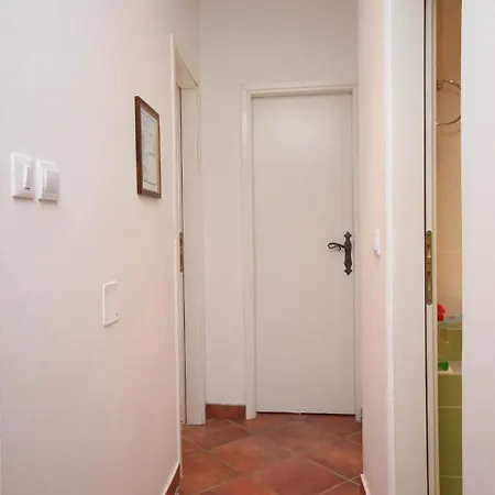 6661a Apartment Gradac (Split-Dalmatia)