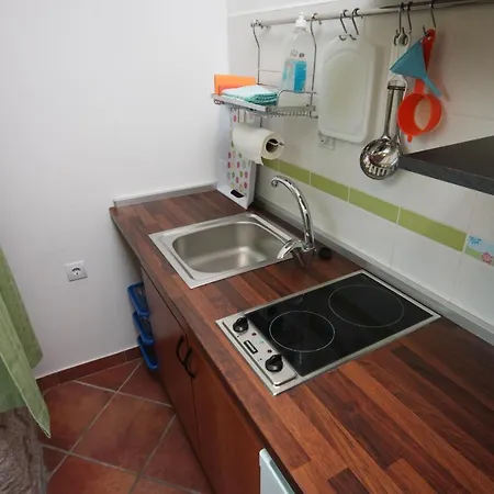 6661a Apartment Gradac (Split-Dalmatia)